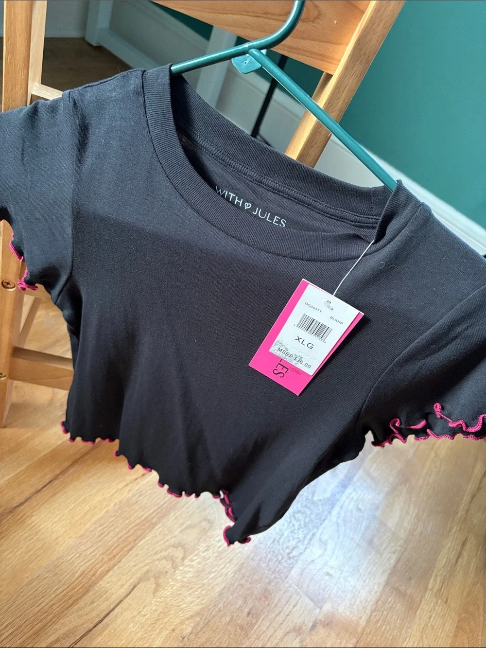 Black Short-Sleeve Lettuce-Edge Crop Top with Pink Trim